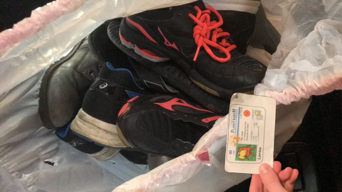 DaloraxF's tweet photo. When me and my family are done using our shoes, we bag them up and donate them to goodwill so they can be reused rather than thrown into a landfill. #apeswaste @franklinlorax https://t.co/QPqJMdnwN4