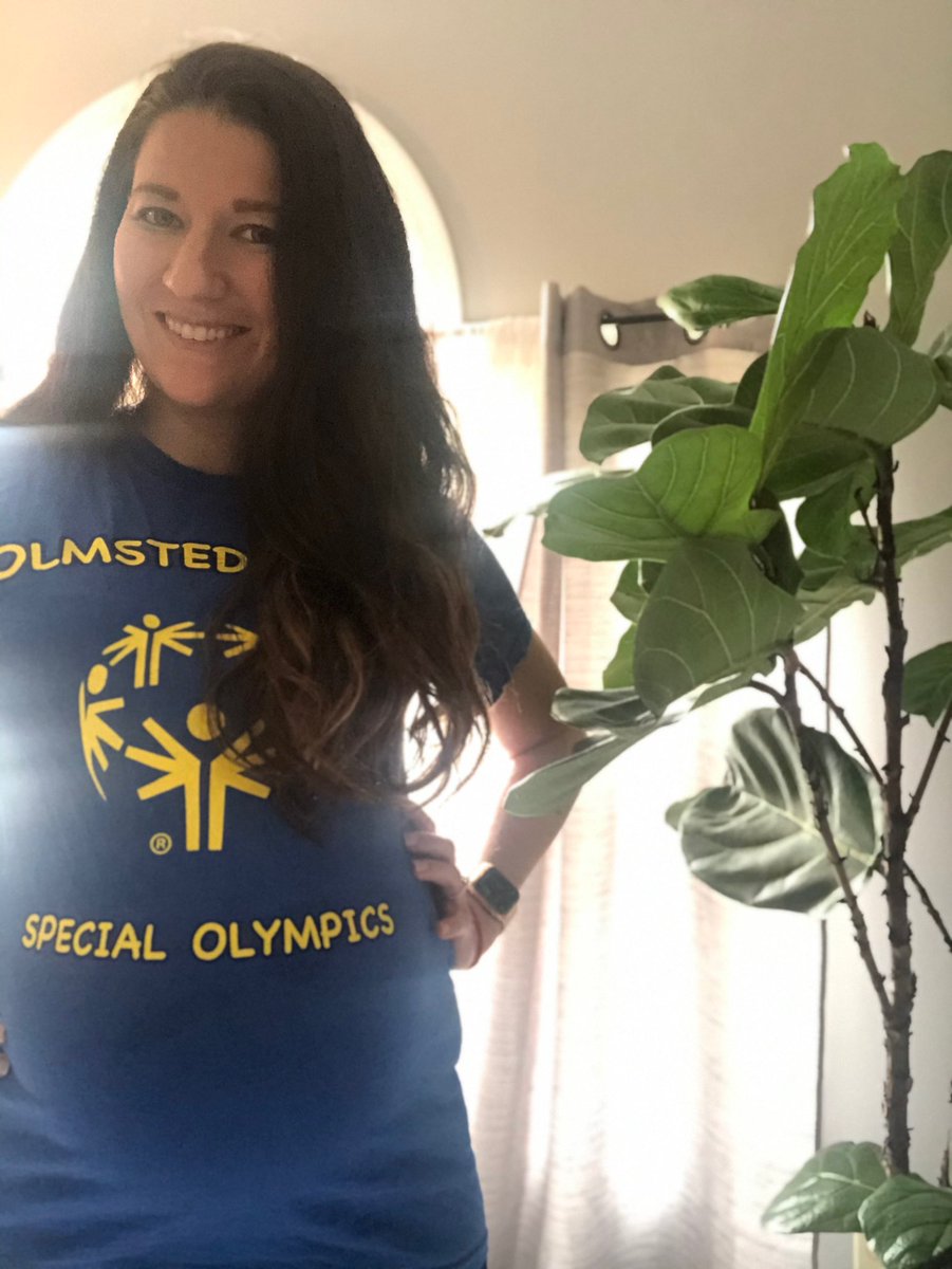 Ms. Lori and her baby bump showing their support of the OFIS Olympians today! 💙💛 #ofolympians <a href="/ofisbulldogs/">OFIS</a> <a href="/z_monarch/">Mrs. Z’s Monarch Room Adventures</a>
