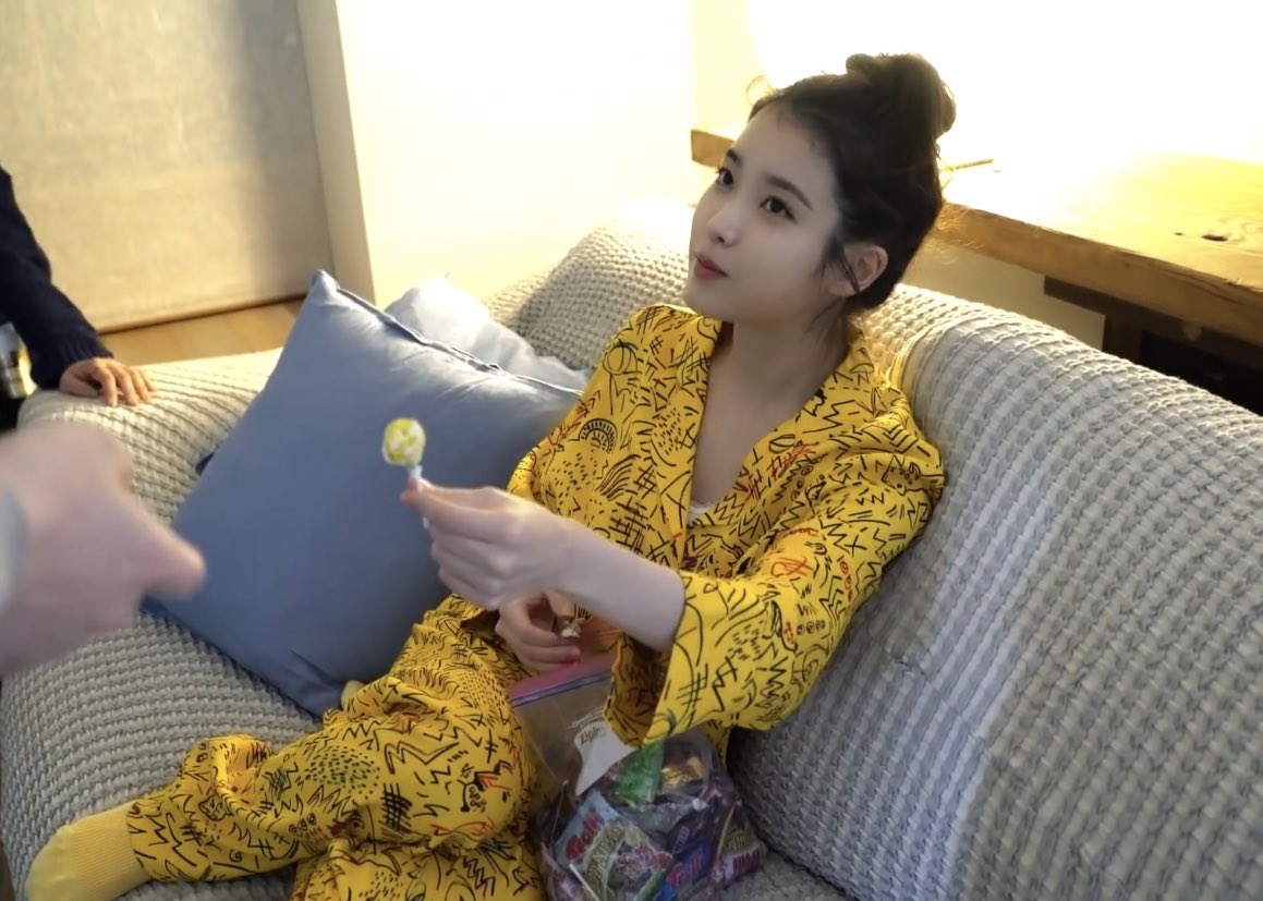 IUeating 🐰 (@iueating) on Twitter photo 