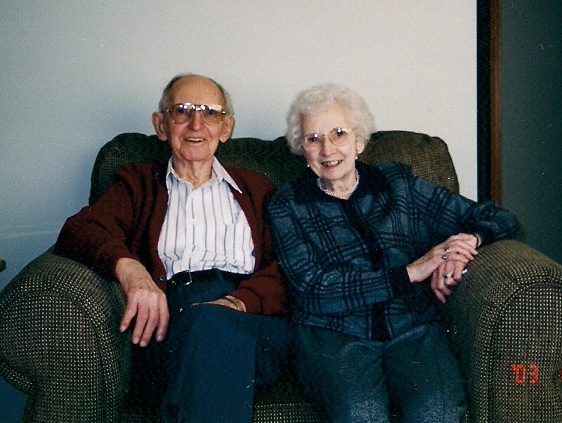 Today is the 75th Anniversary of Victory in Europe. I always think of my Grandpa Bill on this day. He is pictured here in 2003 with his wife of 57 years, Arletta.  #VEDay75 (THREAD)