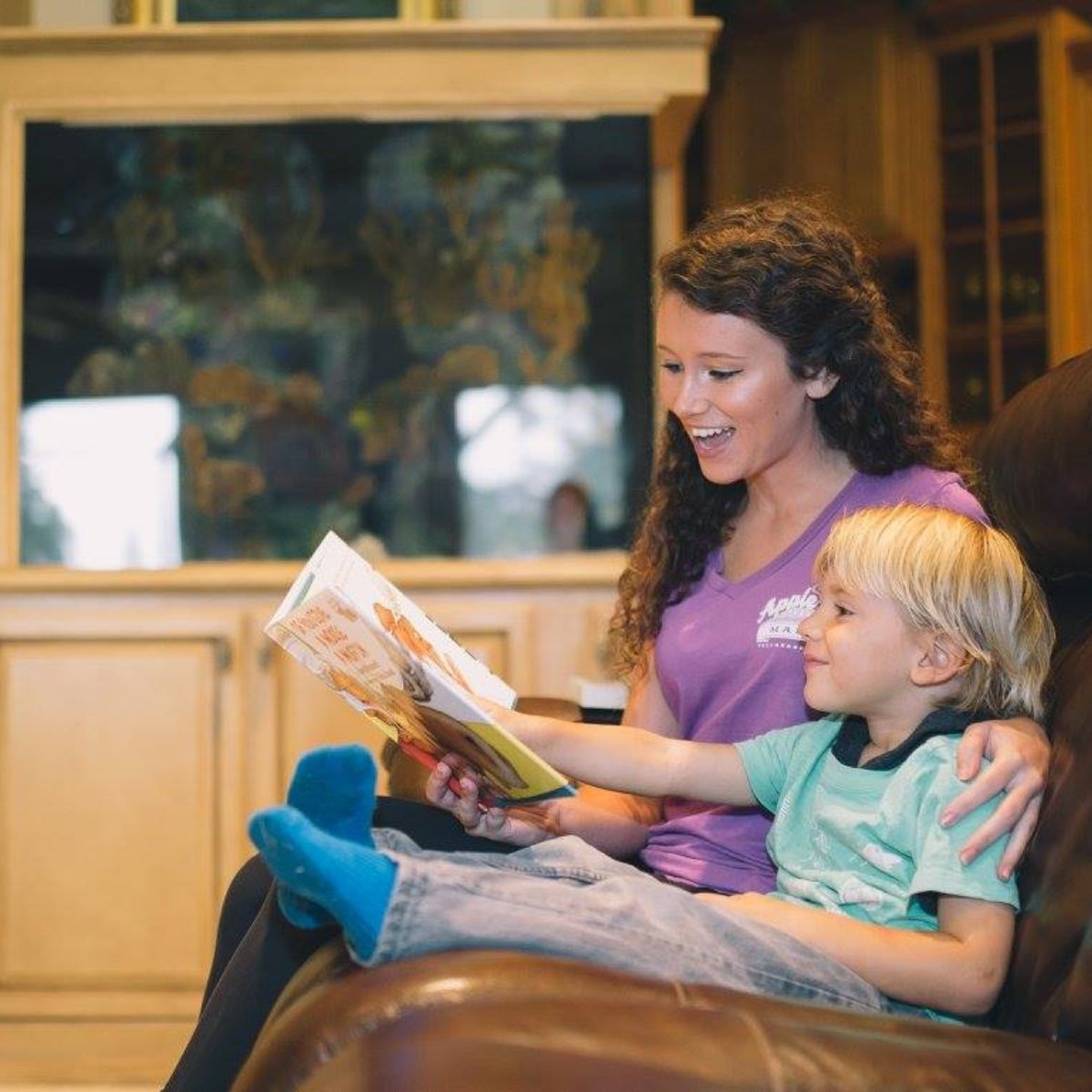 ApplePieMaids's tweet photo. Moms work hard every day, and we're here to lend a hand. Wishing all the amazing moms out there a happy Mother's Day weekend! #MothersDay #tallahasseecleaningservice #ihearttally #applepiemaids #floridastateuniversity #fsu #studentjobs #hireacleaningservice https://t.co/mXxkaGF1FC