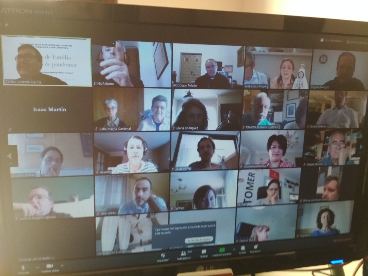 architoledo's tweet image. El #ArzobispoDeToledo @Obispofcerro da la bienvenida a los más de 350 participantes en la videoconferencia del curso de #FormaciónComplementaria sobre el Espíritu de #Familia en tiempo de pandemia con los fundadores de @ProyectoAmorCon