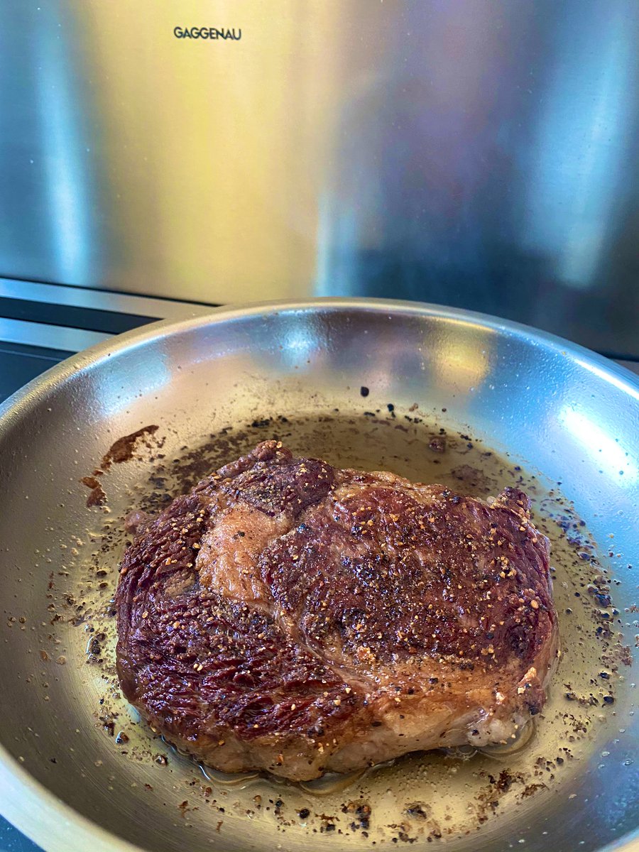 roymaj's tweet photo. Even though I’m getting crushed by $SPY right now, I still treat myself to steak. #THATCRUST 🥩 https://t.co/tmiJuBNsig