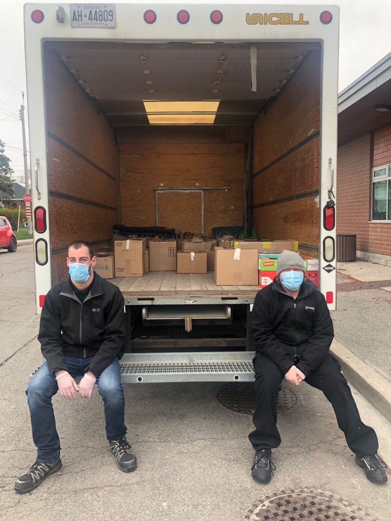 BGCHamHal's tweet photo. Our amazing community partners @easyhomeCA @CentreOnBarton are helping in delivering weekend meals to our Club families! Thank you for your support and for being  #CommunityChampions!! We are definitely #StrongerTogether! 
#HamOnt https://t.co/0kSJSwG6WO