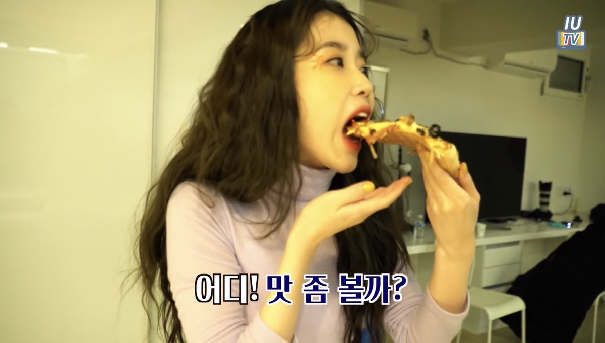 IUeating 🐰 (@iueating) on Twitter photo 