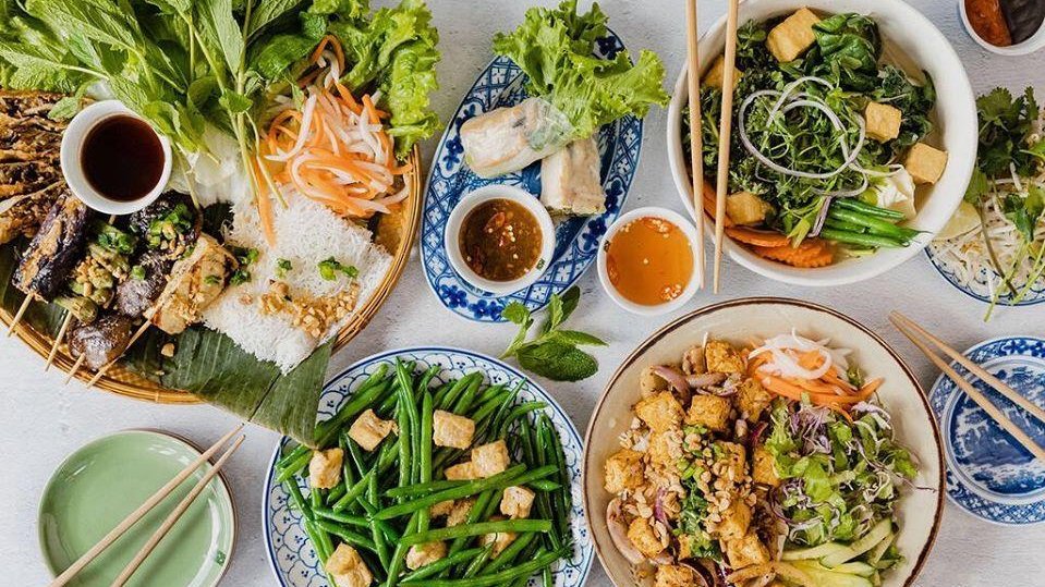 The takeout places our editors are loving in isolation

vanmag.com/Our-Editors-Fa… <a href="/dlchicken1/">dlchicken</a> <a href="/CorduroyPieCo/">Corduroy Pie Company</a> <a href="/SCOREonDaVIE/">Score on Davie</a> <a href="/anhandchi/">Anh and Chi</a>