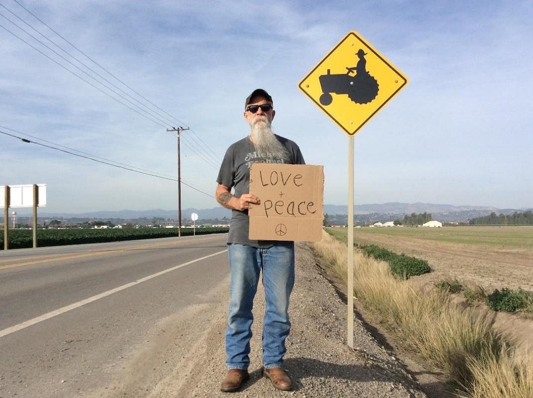 Charleshutchpr1's tweet image. @SeasickSteve strives for lockdown path to Love &amp;amp; Peace en route to July 24 album.
The story of the blues at charleshutchpress.co.uk
@SeasickSteve #LoveAndPeace #ClockIsRunning #Contagiouslabel