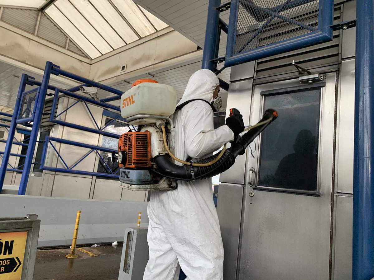 sutpapeajes's tweet photo. Desinfección, fumigación y corte de pasto para mantener los lugares de trabajo en óptimas condiciones no sólo para los compañeros que realizan tareas esenciales, sino también  para cuando se produzca la reapertura de los distintos sectores 
Más fotos 👉 https://t.co/zwnFGCfJWq https://t.co/eCyVSaktiy
