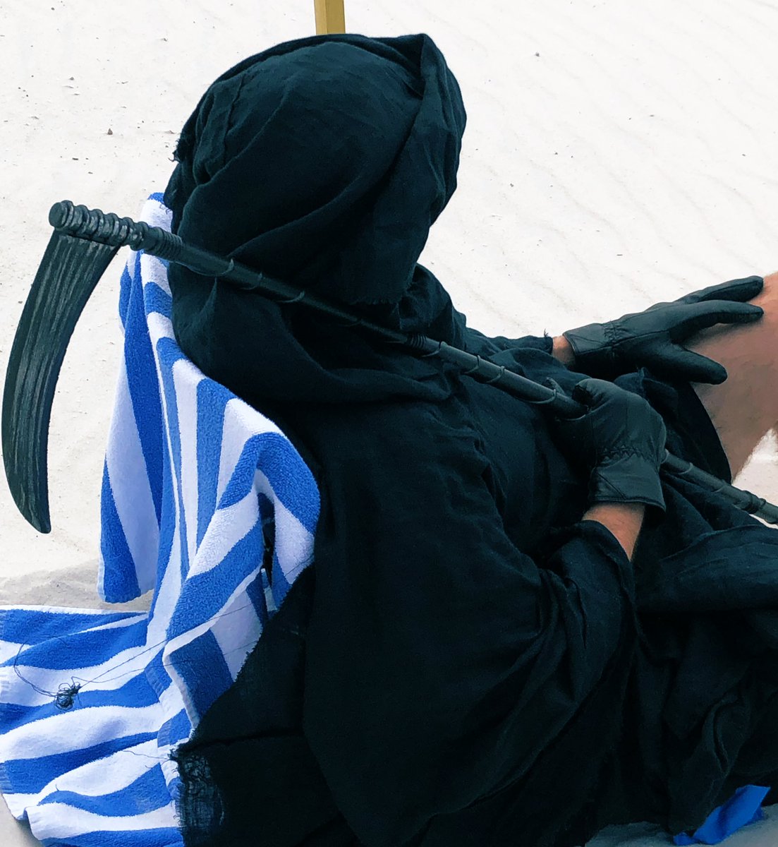 Studio_850's tweet photo. Grim Reaper visits Pensacola Beach and couldnโt resist a bit of R&R. @pensacolabeach #FloridaGrimReaper #SwimReaper #GrimReaper @DWUhlfelderLaw @VisitPensacola https://t.co/PSOVD7Yfuc