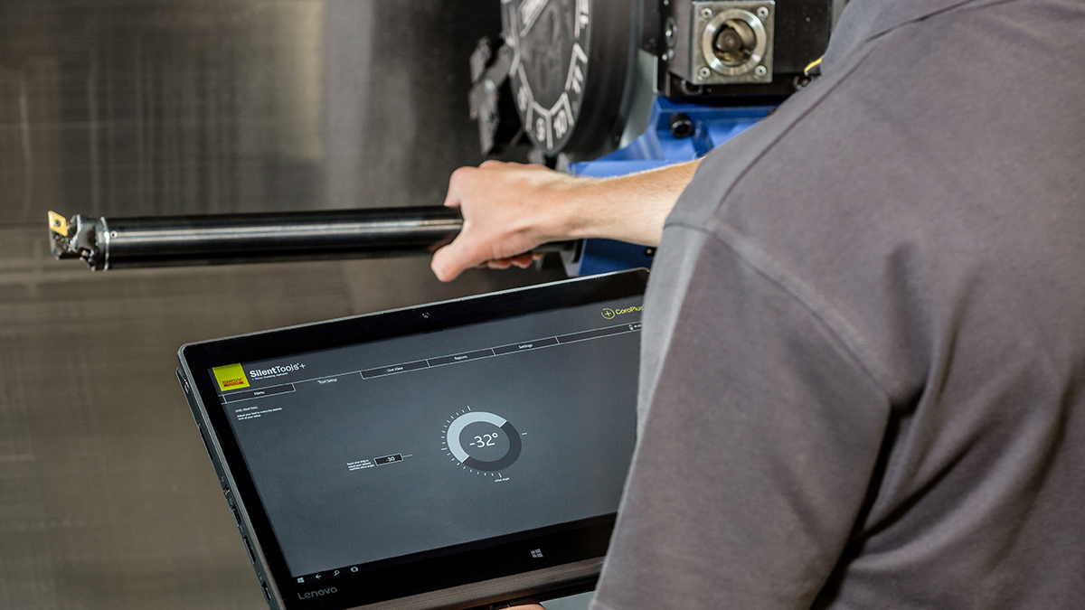 SandvikCoro_US's tweet photo. #SilentTools Plus is a digitally enhanced version of SilentTools, a family of tools holders for long overhang #turning, #milling and #boring, designed to minimize vibrations. Sensors pull data & insights to view your entire process. Learn more here https://t.co/hSKptRKSGs https://t.co/ElrriWMUmg
