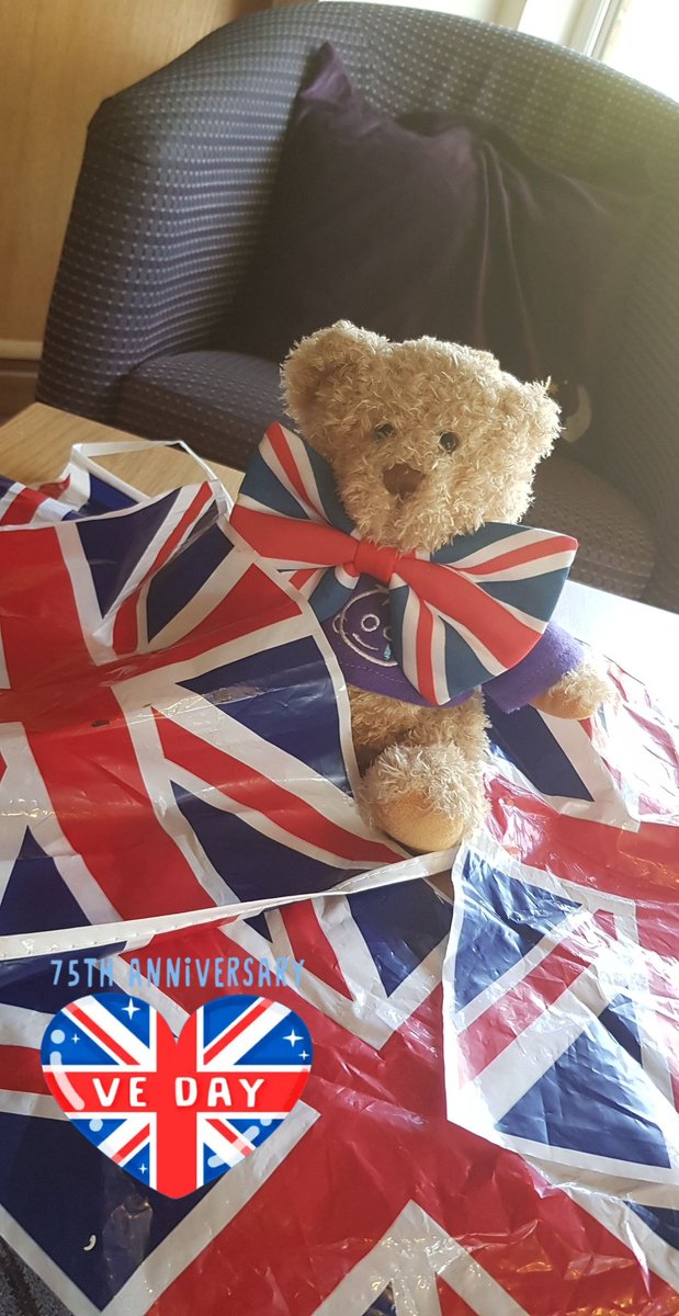 LouisemaroniA's tweet photo. Bernard Bear is all ready and helping with the decorations for VE Day today 💜 #Innthistogether #forceforgood #whatwedobest #gosh #bernardbear @NewboldElaine @PhilippaWhitem1 @SDEBDD @DoverEastPI https://t.co/RXAOsYP1i3