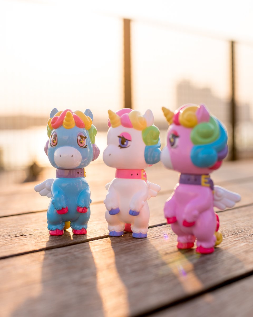 UCCProjects's tweet photo. Candie Bolton’s AURA unicorn limited release🦄
Designed and sculpted by @Candie_Bolton

 3 versions available: White, Pink and Blue
Vanilla Bean colorway (White)
Strawberry colorway (Pink)
Blueberry colorway (Blue)

Now available at @ToyUndergroundS 
https://t.co/DMOFNEQeim https://t.co/YGgYUsQseN