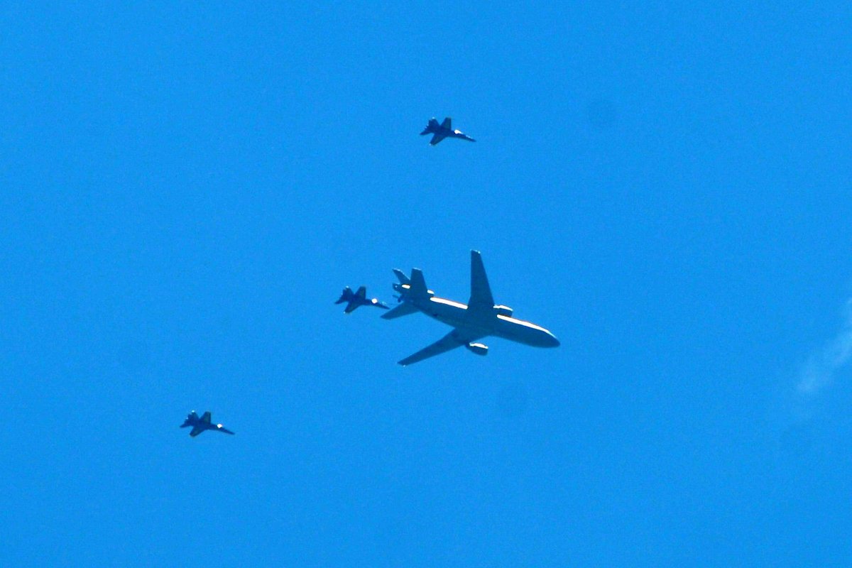 stoneyj's tweet photo. @BlueAngels overflying my house in Palm Coast FL and refueling after flyover of @CityofJax. Enroute to Miami. #AmericaStrong https://t.co/gdTCPlSau8