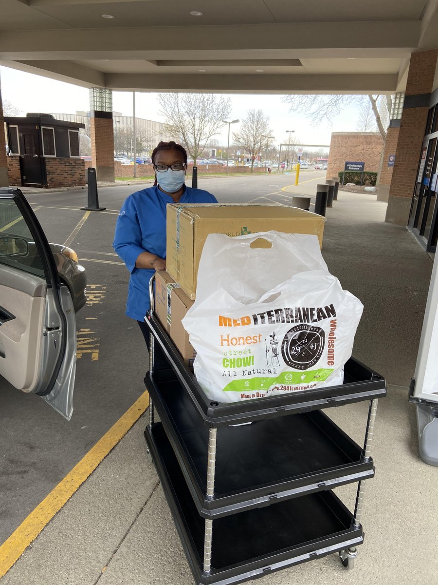 2941Street_Food's tweet photo. Fueling our superheroes one meal at a time! It’s an honor to #FeedTheFrontline workers with honest and wholesome food that gives them the strength to combat this virus. We also want to thank our customers who continue to support our local restaurant through carryout and delivery! https://t.co/3fL5YVaPii