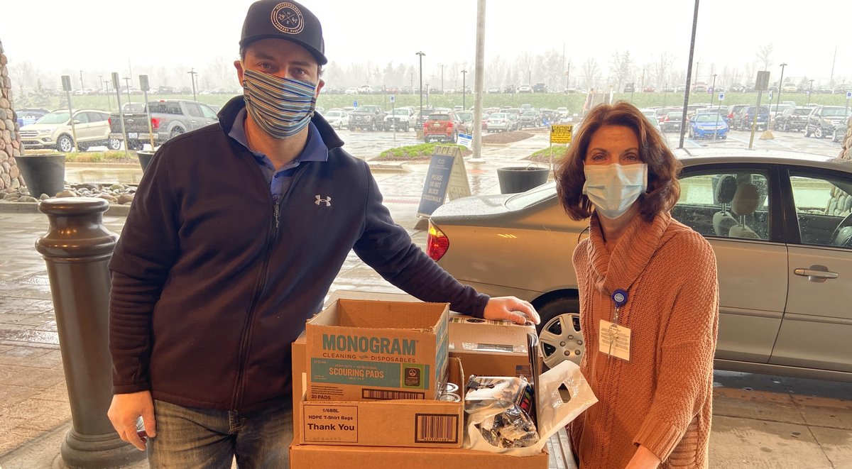 2941Street_Food's tweet photo. Fueling our superheroes one meal at a time! It’s an honor to #FeedTheFrontline workers with honest and wholesome food that gives them the strength to combat this virus. We also want to thank our customers who continue to support our local restaurant through carryout and delivery! https://t.co/3fL5YVaPii