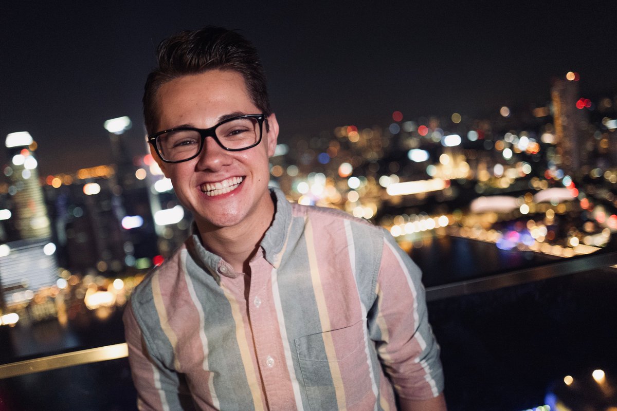 johnpaciga's tweet photo. #flashbackfriday to that time I went to Singapore! Where are you guys traveling to first when things start to get back to normal? 🤔 Tell me in the comments below ⬇️ #travel #skyline #singapore https://t.co/OT6H3ELcUv