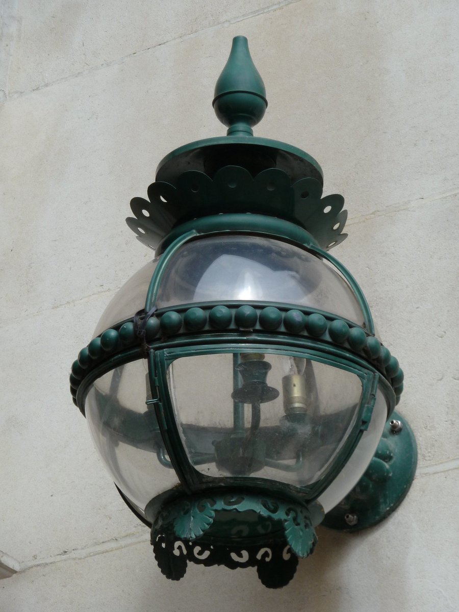 Gaslight of the Day, No.37 [Manchester Square]