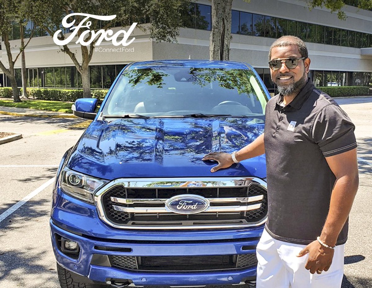 TGI #FordFriday tweeps! Have a great weekend and stay safe. ✌🏽 🚙 💨

#ConnectFord 💙 #BuiltFordProud