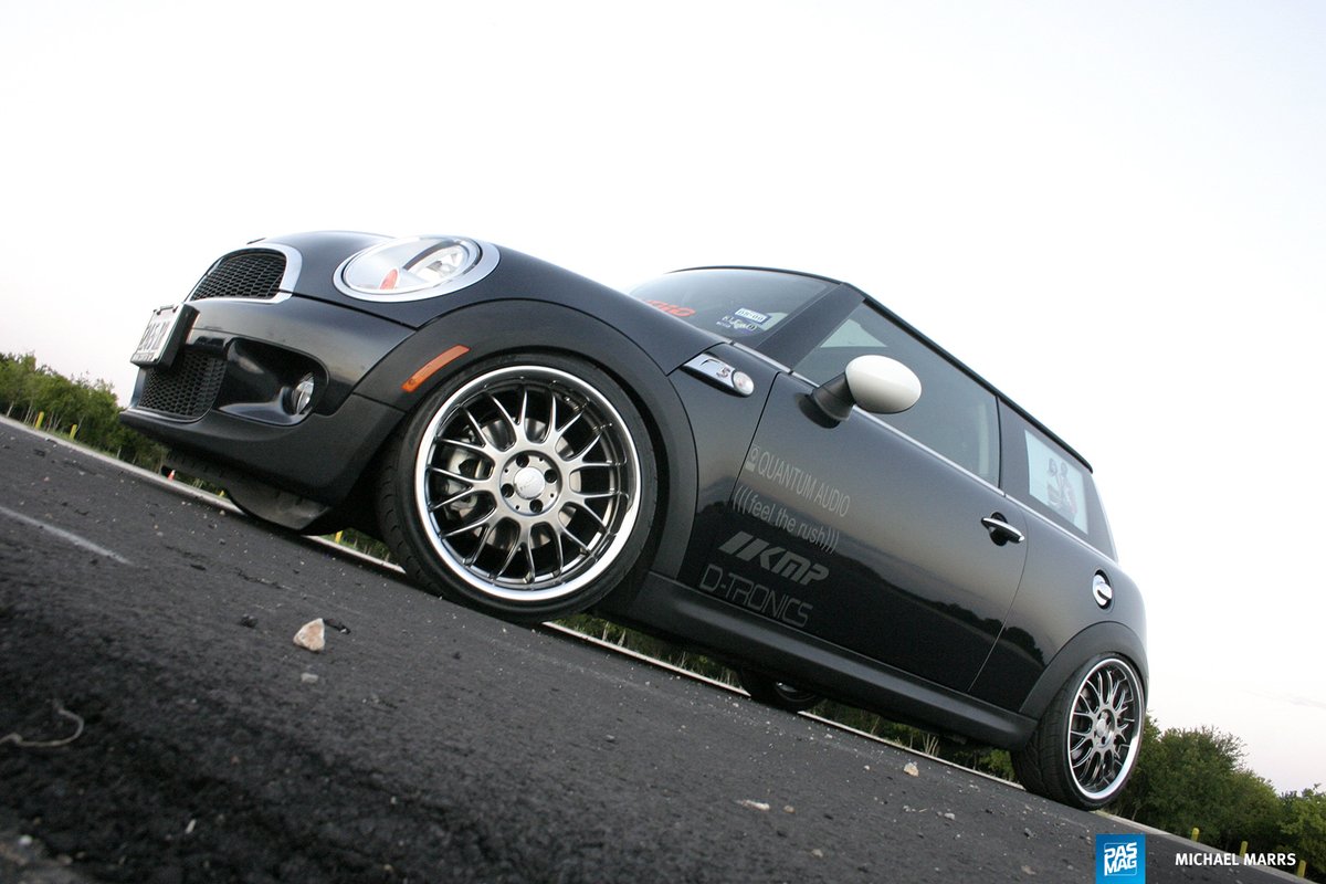 PASMAG's tweet photo. The Mini Cooper S was purchased new in June of 2007 and the team at #QuantumAudio had just one request - to have the vehicle ready for the #USACi Finals come fall. https://t.co/DESNh19mIB
#pasmag #throwback #flashbackfriday #caraudio #minicooper #customcaraudio https://t.co/isAhjNPdSs