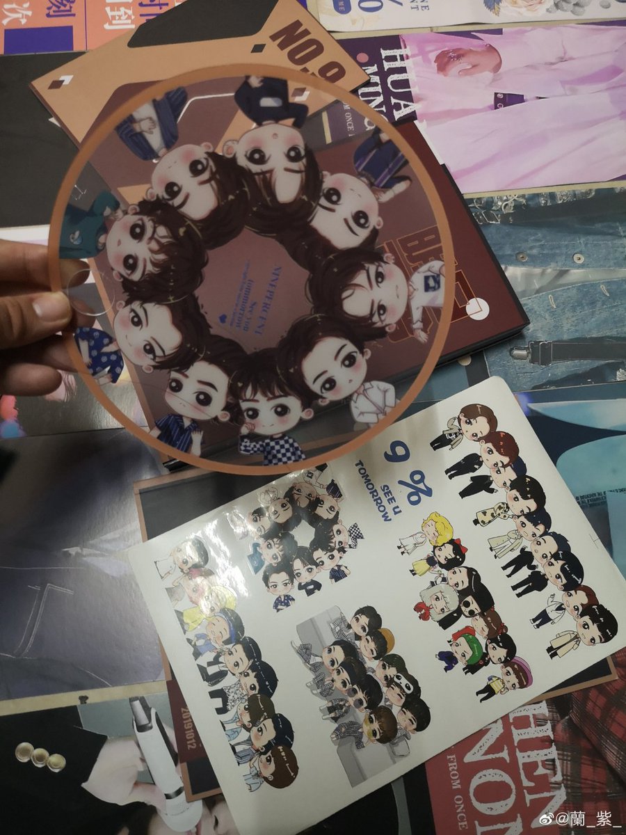 NinePercent_buy's tweet photo. Selling my extra copy of 一期一会 明日再会set：
- 2 small pb (each＜50 pg) 
-1 big pb (200+ pg)
-handfan*1
-cd*1 (vid+ HD pics)
-sticker&amp; postcard &amp; brochure
- hand banner set (as p3)

Ship WW✓
#NinePercent #蔡徐坤 #陈立农 #范丞丞 #黄明昊 #林彦俊 #朱正廷 #王子异 #王琳凯 #尤长靖 https://t.co/QpswJ0OJGx