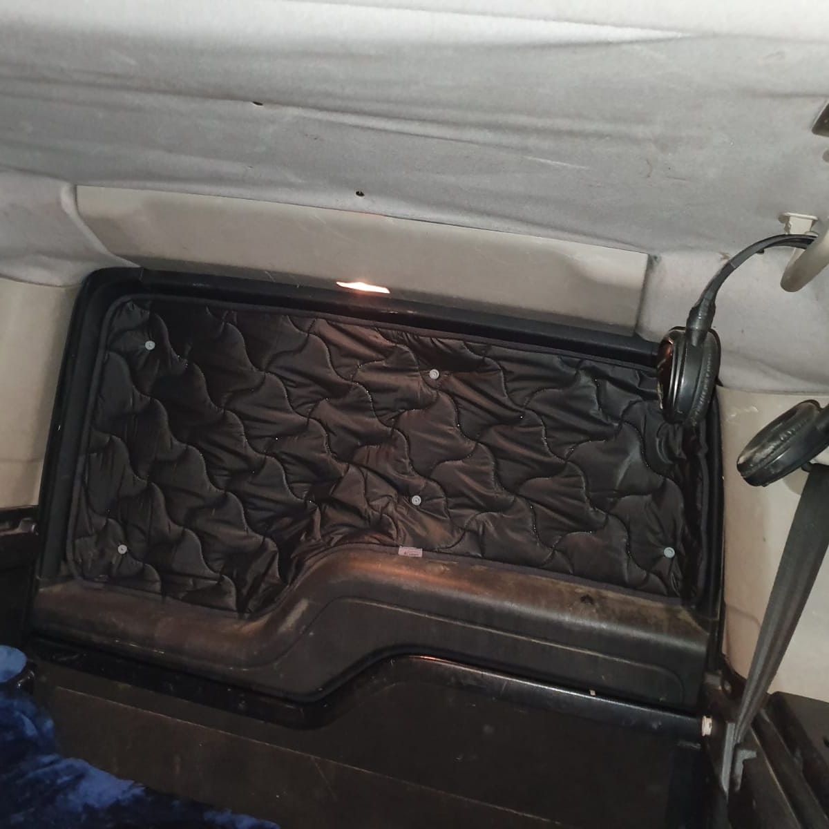 m2camper's tweet image. Las ventanas son un factor clave en cuanto aislamiento para que la temperatura interior no quede a merced de la exterior.Aislantes oscurecedores M2camper
#enfurgomolamas #van
#furgoadictos#furgo
#furgoneteros#camper
#equipamientoscamper
#aislantestermicos