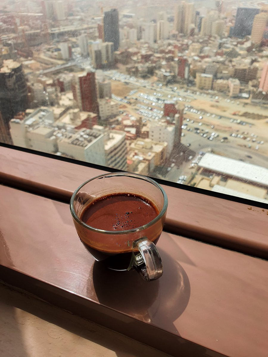 #ثريد بعنوان القهوة التي تحاول ان تصلح ما افسدته المدينة!