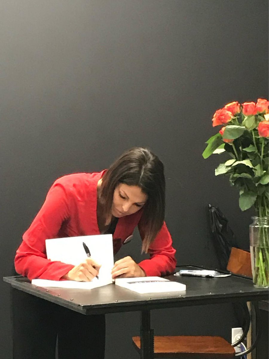 UnqualifiedTool's tweet photo. My book signing happened 1 year ago Today! While many would say it’s a dog-eat-dog world, I have seen an abundance of generosity &amp; love.  I am inspired by the amazing network of people I get to associate with!  Thank you!!  #unqualifiedsuccess https://t.co/FSKWR3jGfk