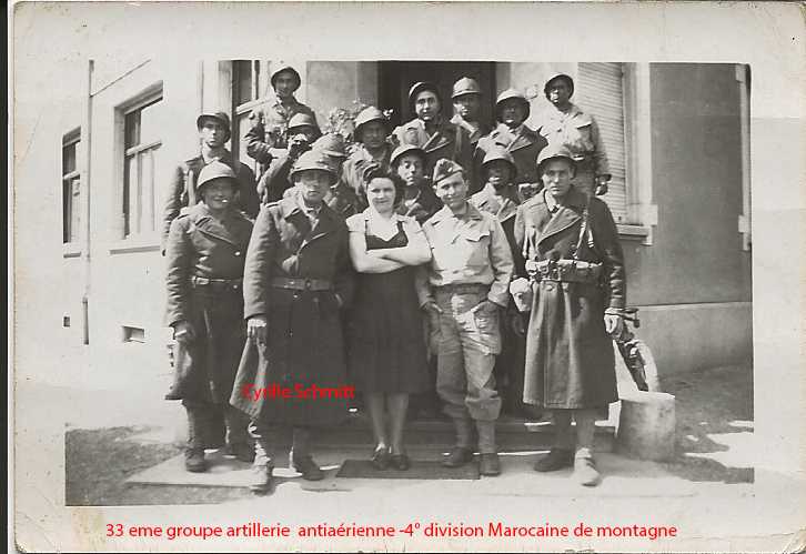 #8mai1945 #nelesoublionspas8mai  De 39 à 45 mon grand-père Cyrille Schmitt(Gauche-1er rang) est combattant(Artillerie). Ses campagnes Afrique du Nord,Italie,France puis l'Allemagne et Autriche.#Rhinetdanube Alsacien revanchard ,dans ses courriers,il se réjouit de passer le Rhin.