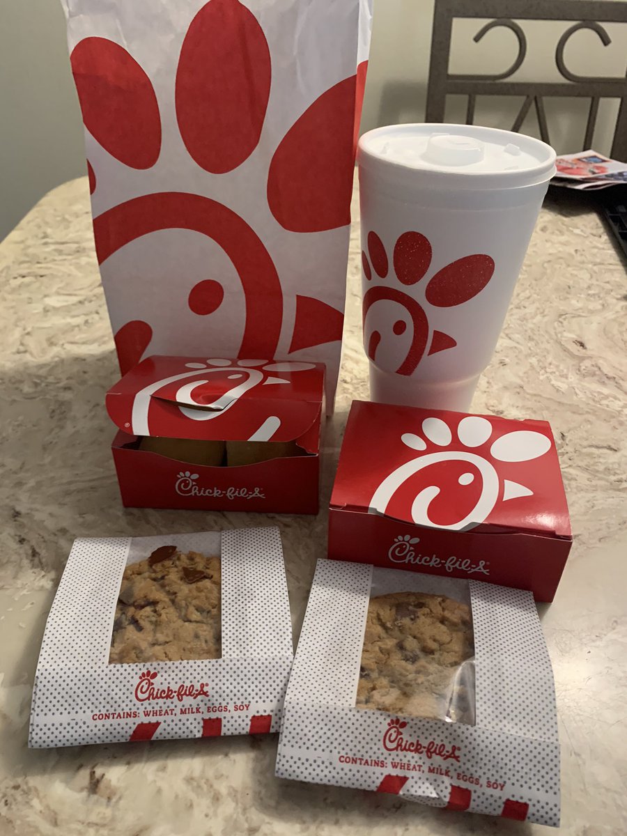 EdithRose07's tweet image. Thank you Sutton Admin. and PTO for the lovely Teachers Appreciation note and the Chick-Fil-A gift card! Breakfast of champs-chicken minis and for this Sutton Sweet-Tooth chocolate chip cookies of course!! ❤️🍪🎉📚✏️📝❤️#SuttonPride #TeacherAppreciationWeek