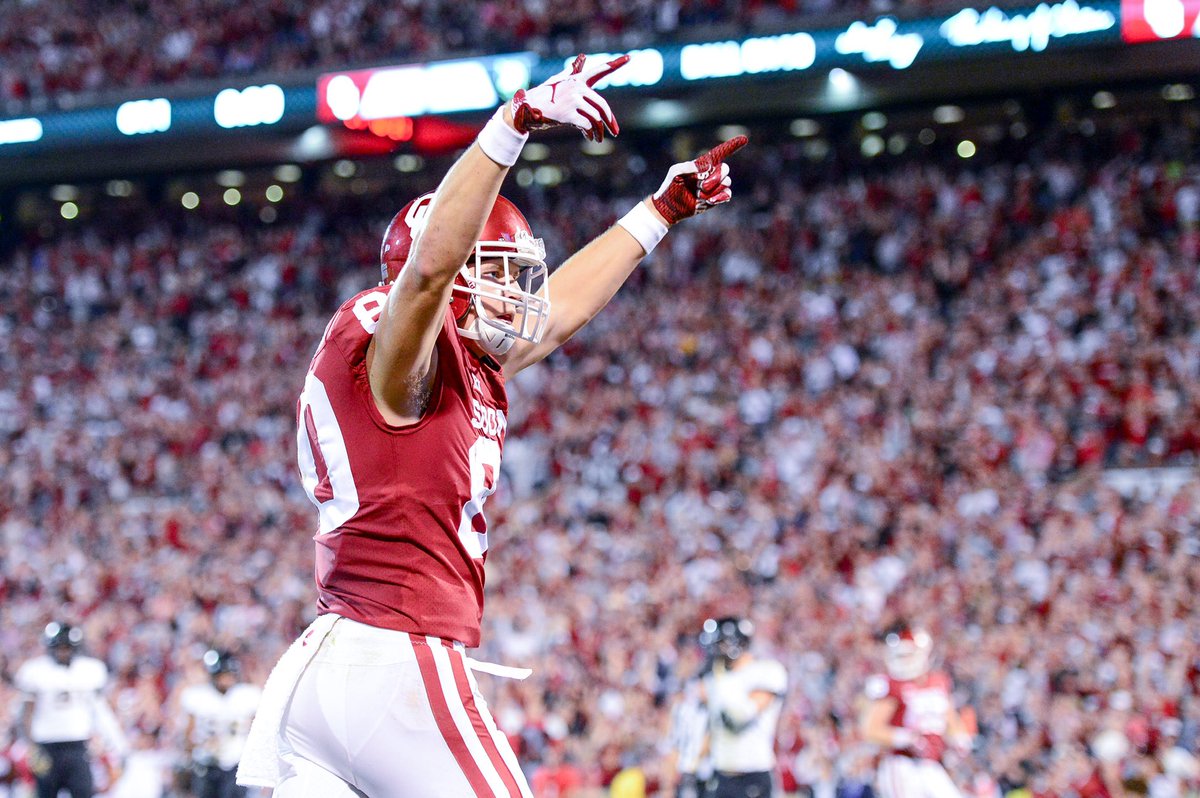 grcalcaterra's tweet photo. Officially an OU Graduate. Thank you to The @UofOklahoma and @OU_Football for the best 3 years I could ask for. I’ve built relationships and made memories that’ll last a lifetime. I’ll be back. #Boomer https://t.co/HgKNpfPzju