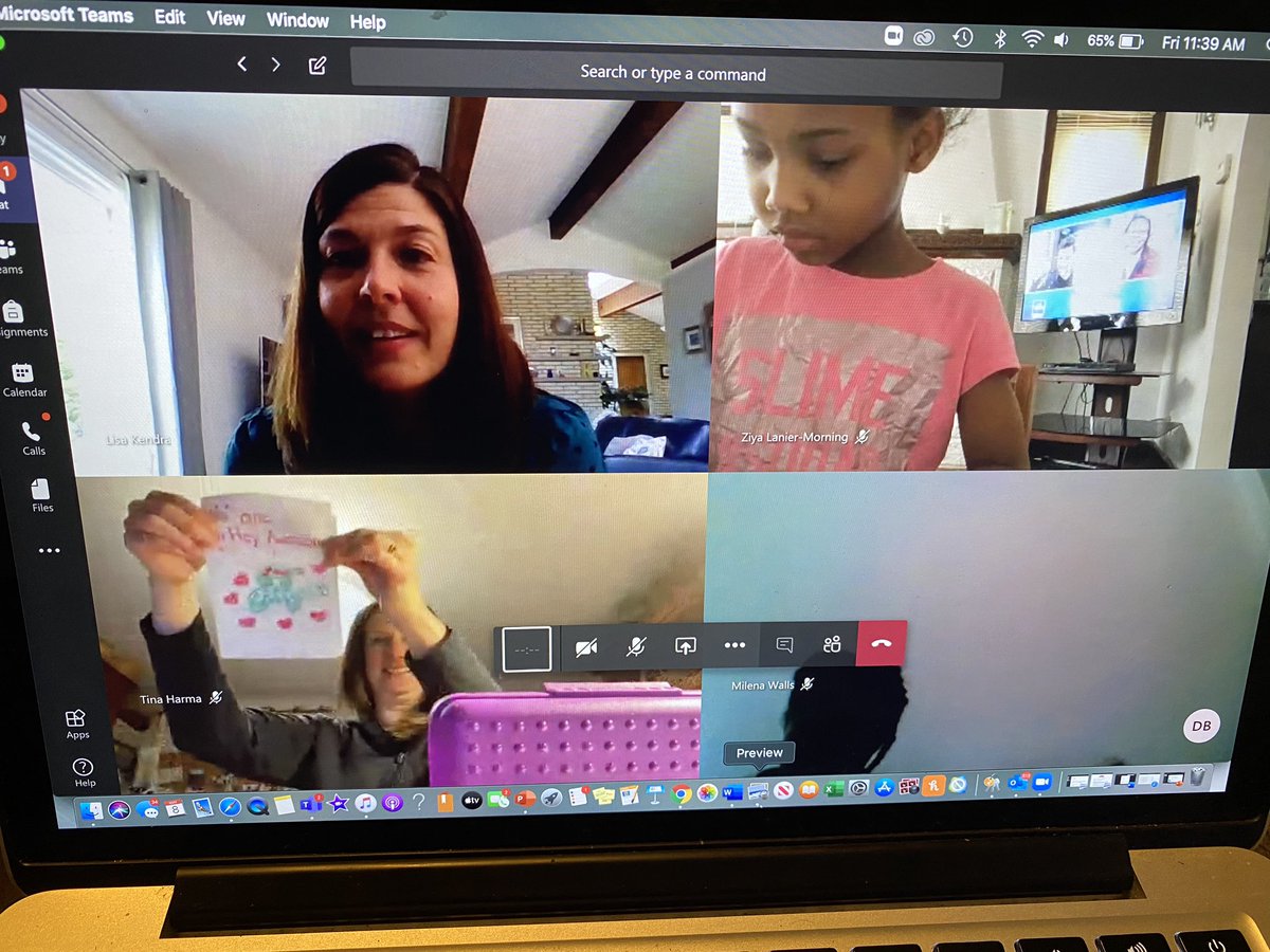 Wayne_DPSCD's tweet photo. Master Teachers Mrs. Harma & Mrs. Kendra got creative through distance learning and made a scavenger hunt for our 1st graders to make #MothersDay cards! #GoWayne 🚀 #DPSCD https://t.co/UgbT2gehQS