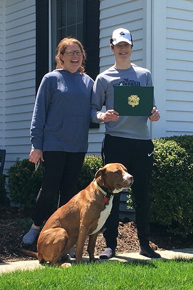 WV_Biz's tweet photo. Congratulations to 4 true leaders in the WV Business Dept on being named Green &amp; Gold Award recipients for 2020:
Rosie Schroeder
Quincy Stotlar
Vincent Rullo
Aayush Deshpande

Best of luck in what we are sure will be very bright futures! @WVTV @WVHSStipp @WaubonsieValley https://t.co/u4UNiYfgeA