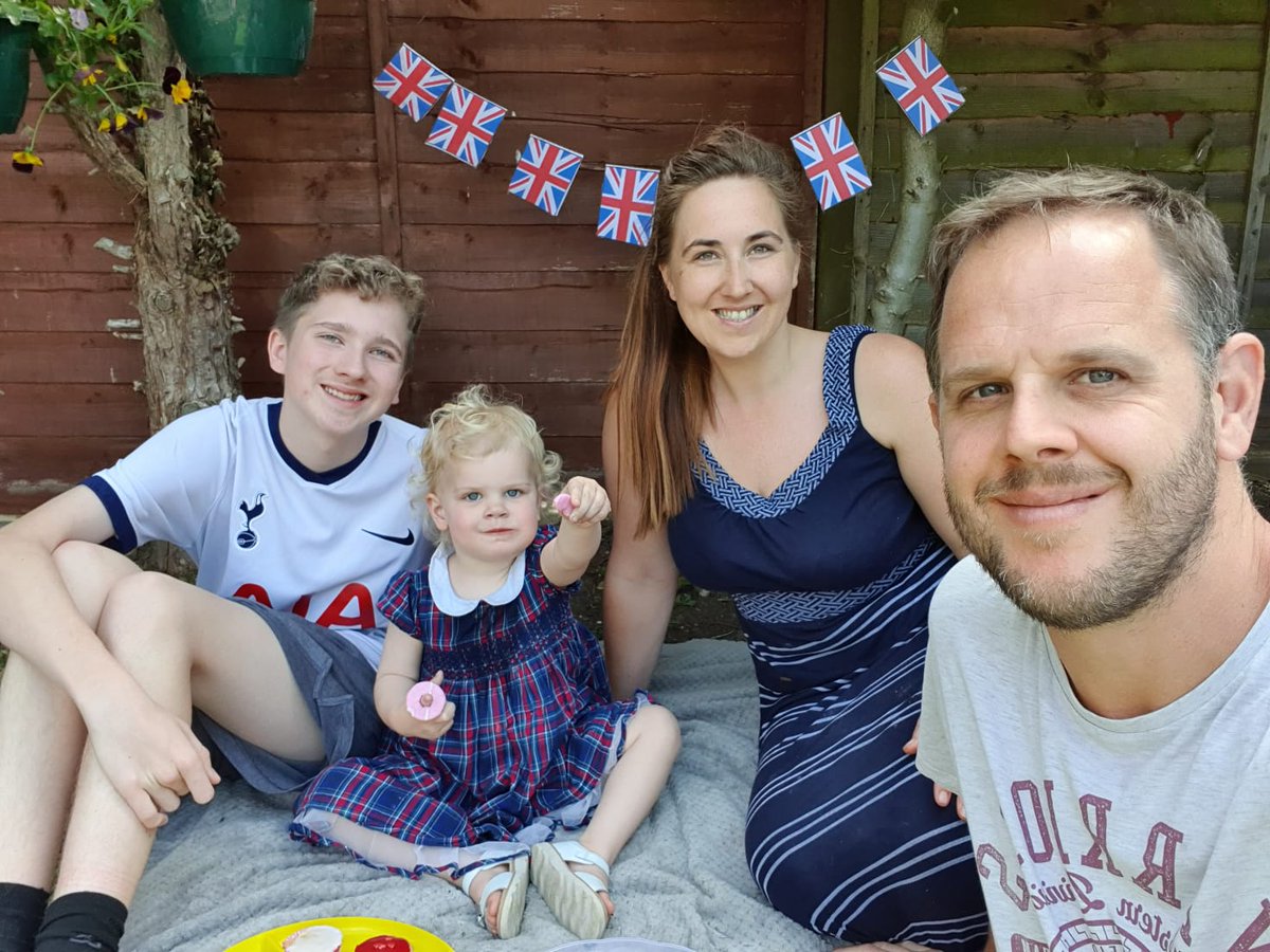 Beesley1986's tweet photo. VE day celebrations
#VEDay75 #familytime https://t.co/LVp9XwtTRi