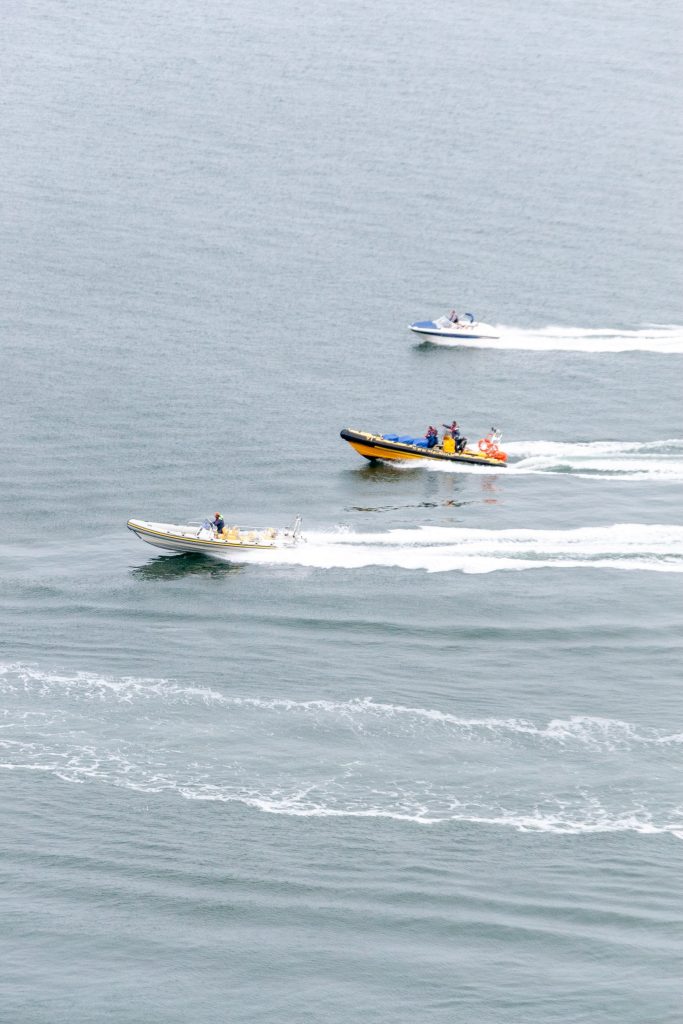 When you’re out on a boat and you get to the top speed, it feels like you’re flying. In reality, you may not be going as fast as you think. You may be surprised to see the top speeds of different boats. 
scsgearbox.com/the-worlds-fas…