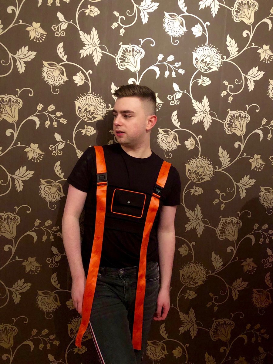 Playing a quiz on Zoom tonight with your friends/family? Why not dress to impress with our B'Bolt! Crop Top ⚡️