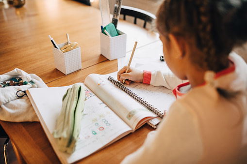LeadEdgeAcademy's tweet photo. Choosing a school to enroll your child in can be stressful! We're here to help. ✌ Leading Edge Academy is a K-12, tuition free public charter school with six locations across the valley. Visit our enrollment page to find out more! https://t.co/ZJOrIC6wTe https://t.co/WRQk85ddyg
