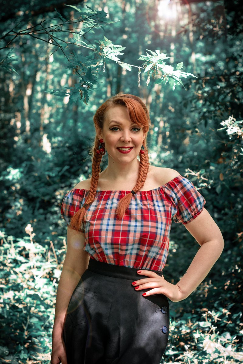 VivOfHolloway's tweet photo. Any vintage lover needs at least one Check Top in their collections! Our Classic Check Red Blue Peasant Top is the perfect choice.💙❤️
#vivienofholloway @vivienofholloway
#madeinlondon #vintagestyle #retro #pinupstyle #peasanttop #1950stop #offshouldertop #checktop #retrotop https://t.co/RnFqlYnXs2