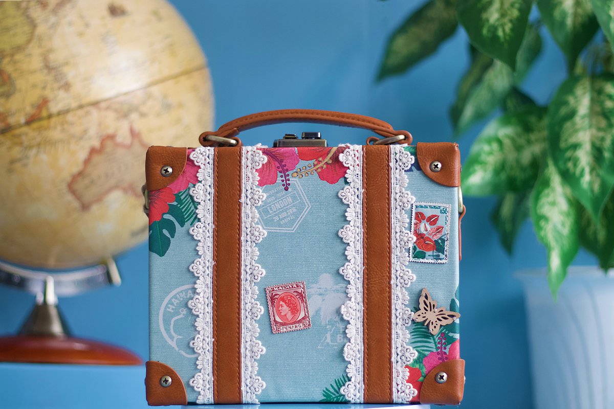 VendulaLondon's tweet photo. WIN!! 
Grab a Destination Paradise Trunk to prepare for your post lockdown getaway! 😜

Follow @VendulaLondon 
Retweet this post and tag your bestie!
Winner must be following @VendulaLondon and will be randomly selected, contacted and tagged on 11th May 2020. Open Worldwide! 🌎 https://t.co/Uz9sKoH6Oj