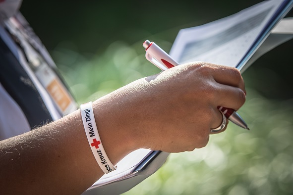 Herzliches Dankeschön an alle unsere ehrenamtlichen und hauptberuflichen Mitarbeitenden am #weltrotkreuztag2020. Gerade in den zurückliegenden Wochen habt ihr wieder eindrucksvoll bewiesen, Ihr seid mit Herz im #DRK. Auf Euch können die Menschen zählen #ImmerDaImmerNah.