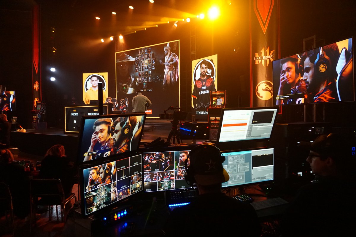 ResolutionProd's tweet photo. #FBF to the last large-scale event #ResolutionCHI managed prior to the pandemic. We worked with @IntersportBuzz and @NetherRealm to produce #FinalKombat, the @MortalKombat world championship.
The event cancelled its in-studio audience but streamed to over 35K people via @Twitch https://t.co/frzyOdSW8L