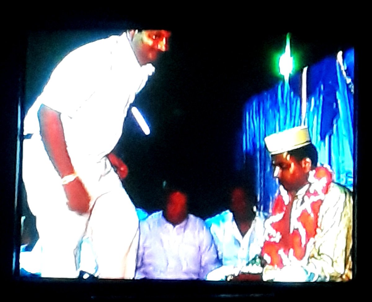 Vipul_ban's tweet photo. Watching my marriage CD, thanks to this #Lockdown, watched after 10 year's. 😄😄😊😊
#ExploringMyself https://t.co/EkUxKXeCBf