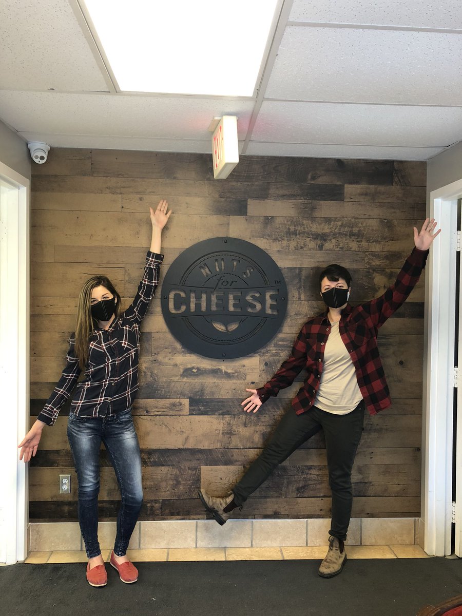 ccampbell028's tweet photo. Itβs #flannelfriday today @nutsforcheese - Love my new role, team and company! π₯ π± π§ β€οΈ #3weeksin #essentialservices #foodproduction https://t.co/mHoyOS51uJ