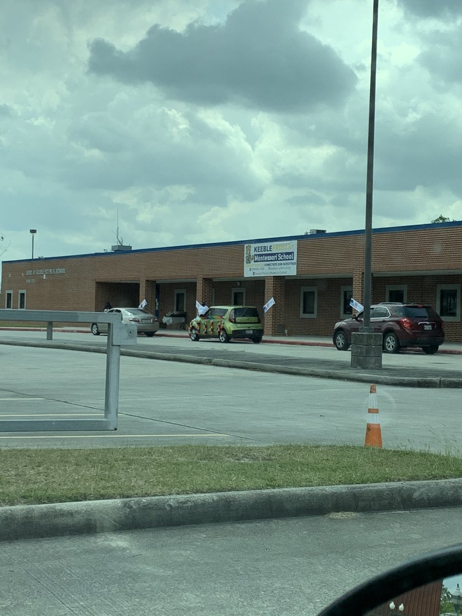 jenniferbeebe13's tweet image. Thank you @Jennifer_Dixon4 @jtoscanog @DrA_Marshall for the lunch!  (And dinner) 😀 #keebleONEteam #aldineisd