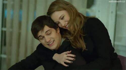 SeriesAddition's tweet photo. Nunca voy a soltar #Medcezir https://t.co/u7Mjm1VhGa