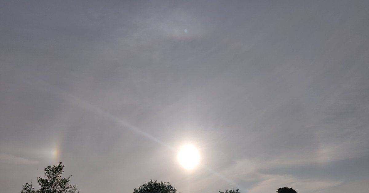 Zit er een kring om de zon?  <a href="/MeteoRoodescho1/">Meteo Roodeschool</a>