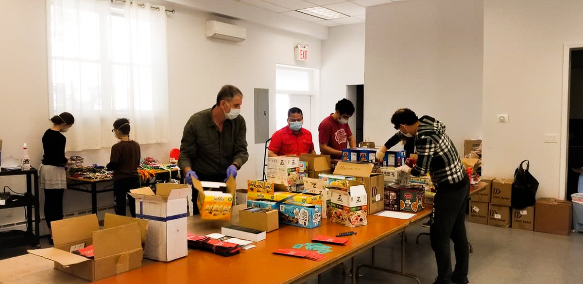 sendrelief's tweet photo. We love seeing churches stepping up to meet needs in their community! 🙌 When they learned their local food pantry was running short on supplies, volunteers from @MaranathaNYC quickly responded by filling nearly 100 bags with groceries for those in need. https://t.co/EY3eHyzAjd