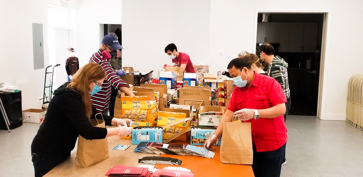 sendrelief's tweet photo. We love seeing churches stepping up to meet needs in their community! 🙌 When they learned their local food pantry was running short on supplies, volunteers from @MaranathaNYC quickly responded by filling nearly 100 bags with groceries for those in need. https://t.co/EY3eHyzAjd