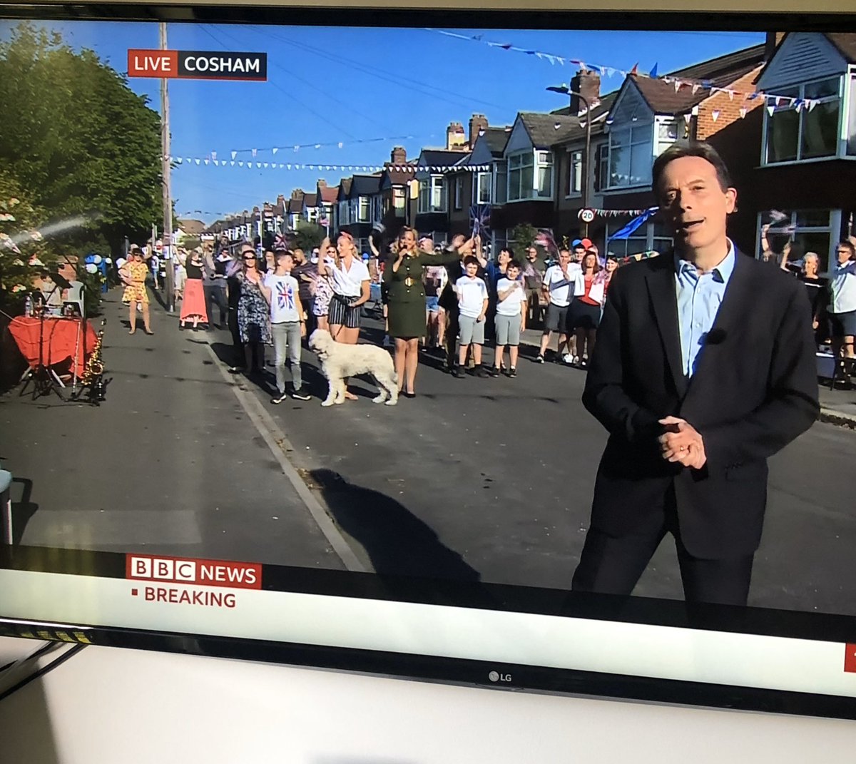 ShaunTymon's tweet photo. Is this a report on irresponsible people breaching lockdown and risking lives?  No its a report on a #VEDay #streetparty in Cosham and to justify it the @BBCNews claim its socially distanced.   It isn't. https://t.co/JPP5VUWT2N