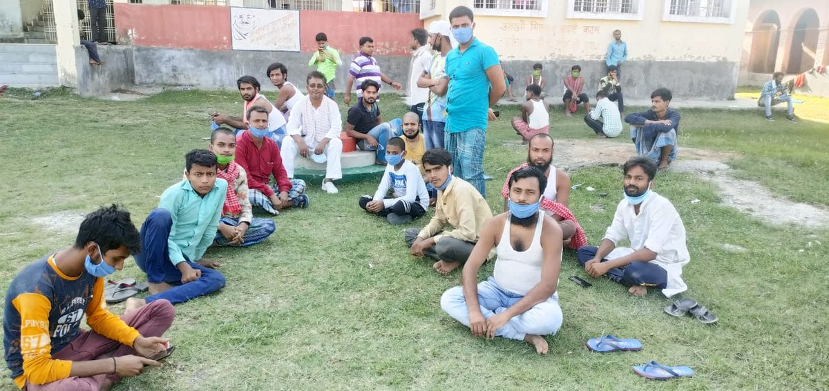 asifm_sana's tweet photo. @SitamarhiDm this man in white outfit is a govt.teacher meeting with labors who are brought from Gujrat and have been quarantined at Ghagra School of Sitamarhi. How could a man from outside visit and meet the quarantined people. This could be really a threat to the people of sit. https://t.co/6FkBMFTXec