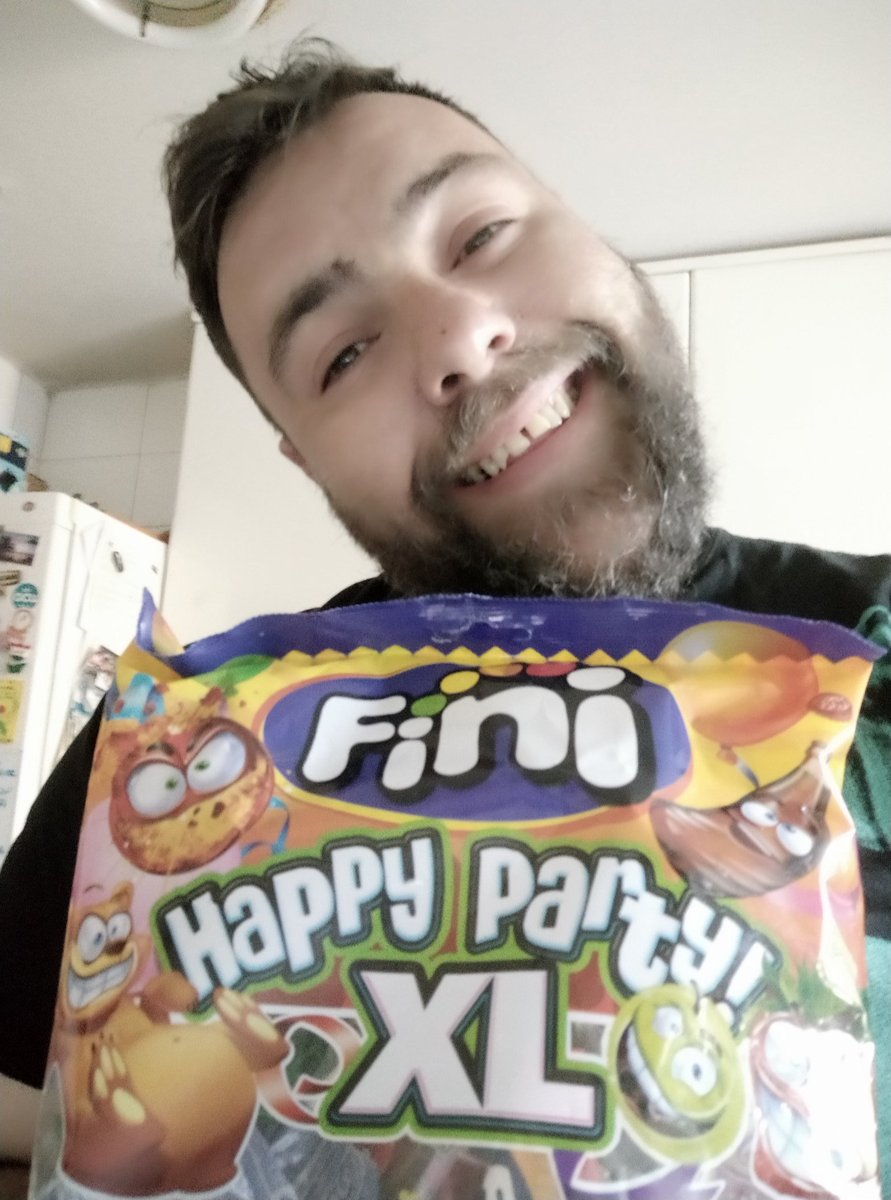 Guileak's tweet photo. Ñañaña no me hacen ganador ñiñiñí ñiñiñí me pillo un mix 
Ñañaña otro día será 😂👌 Estoy Fun, Estoy Fini! (Todo cantado)   
#YHoyTeHasDivertido #ItsFunItsFini #GorditoMofletoso https://t.co/MTZt5sbdVF